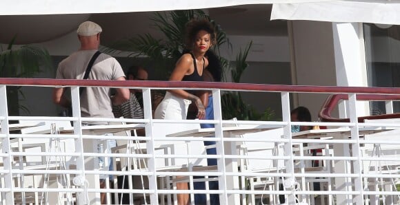 Rihanna dîner au restaurant de l'hôtel du Cap-Eden-Roc à Antibes, le 3 septembre 2014.