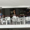 En vacances en Méditerranée à bord du yacht Galaxy, Rihanna est allée dîner au restaurant de l'hôtel du Cap-Eden-Roc à Antibes. Le 3 septembre 2014.