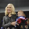 Gwen Stefani et son fils Apollo lors du quart de finale entre Gaël Monfils et Roger Federer à l'US Open, à l'USTA Billie Jean King National Tennis Center de New York, le 4 septembre 2014