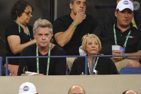 Ray Liotta lors du quart de finale entre Gaël Monfils et Roger Federer à l'US Open, à l'USTA Billie Jean King National Tennis Center de New York, le 4 septembre 2014