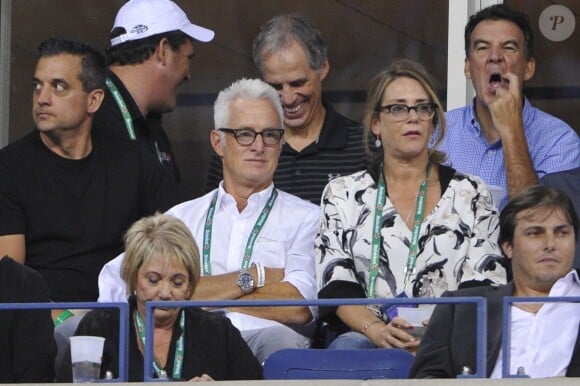 John Slattery et sa femme Talia Balsam lors du quart de finale entre Gaël Monfils et Roger Federer à l'US Open, à l'USTA Billie Jean King National Tennis Center de New York, le 4 septembre 2014