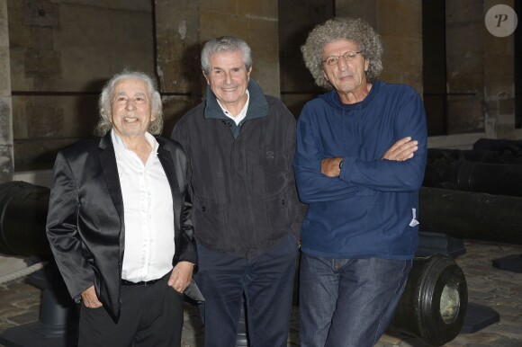 Francis Lai, Claude Lelouch et Elie Chouraqui - Soirée "Claude Lelouch en musique" dans la cour d'honneur des Invalides à Paris le 6 septembre 2014. Les scènes mythiques des films de Claude Lelouch sur les plus belles musiques de Francis Lai.