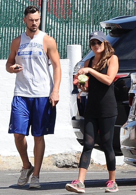 Lea Michele et son petit ami Matthew Paetz vont acheter une boisson fraîche après leur randonnée à Los Angeles, le 7 septembre 2014.