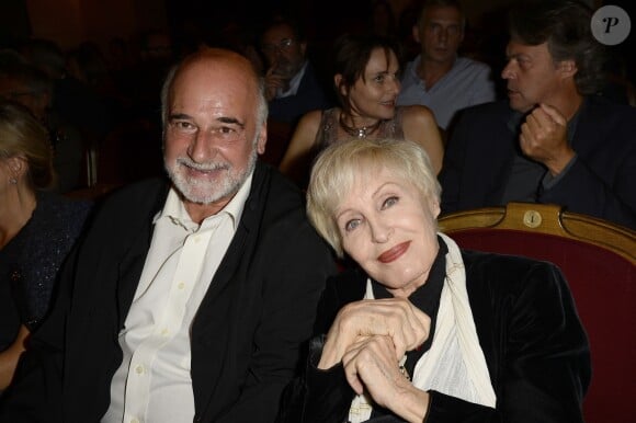 Nicole Croisille et son ami lors de la générale de la pièce "Un dîner d'adieu" au Théâtre Edouard Vll à Paris le 15 septembre 2014