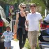 Exclusif - Charlize Theron, son compagnon Sean Penn et son fils Jackson se promènent à Hollywood, le 3 juin 2014. 