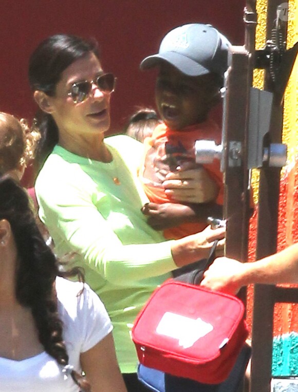 Sandra Bullock et son adorable fils Louis, en juillet 2014