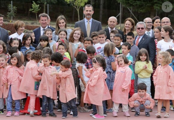 La reine Letizia et le roi Felipe VI d'Espagne ont procédé le 16 septembre 2014 à l'inauguration de l'année scolaire 2014-2015 à l'occasion d'une visite à l'école Ben-Cho-Shey de Pereiro de Aguiar, commune de la province d'Ourense.