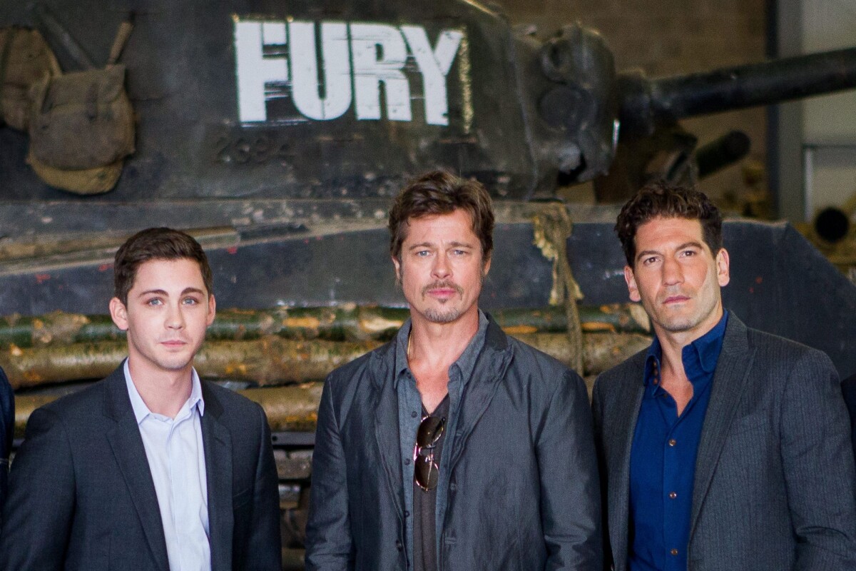 Photo Logan Lerman, Brad Pitt, Jon Bernthal pendant un photocall pour