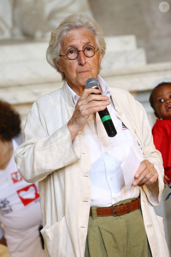 Francine Leca, lors des Yogis du coeur, à l'Orangerie du Château de Versailles le 21 septembre 2014.