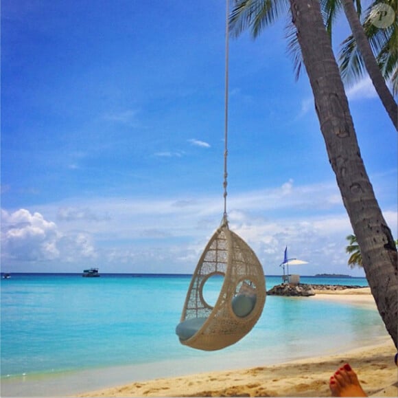 Les orteils d'Erin McNaught dans un joli décor... Photo des vacances aux Maldives d'Example et Erin McNaught, enceinte de leur premier enfant, en septembre 2014, du 17 au 24. Publiée sur le compte Instagram d'Example.