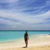 ''Une baleine sur le sable'' Photo des vacances aux Maldives d'Example et sa femme Erin McNaught, enceinte de leur premier enfant, en septembre 2014, du 17 au 24. Publiée sur le compte Instagram de l'ancienne Miss Australie.