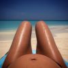 ''#obligatoire'' Photo des vacances aux Maldives d'Example et sa femme Erin McNaught, enceinte de leur premier enfant, en septembre 2014, du 17 au 24. Publiée sur le compte Instagram de l'ancienne Miss Australie.