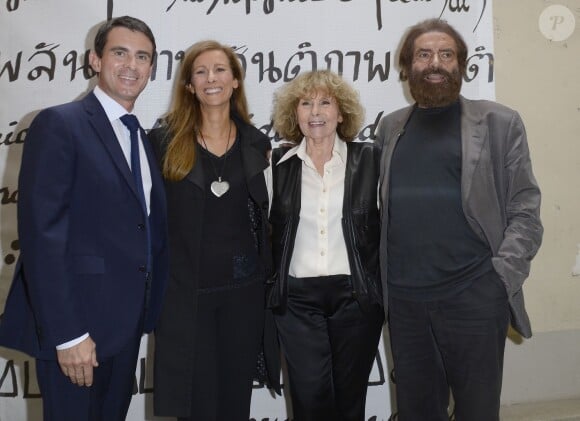 Manuel Valls et sa femme Anne Gravoin, Clara et Marek Halter - Soirée du nouvel an juif chez Marek Halter à Paris le 28 septembre 2014.