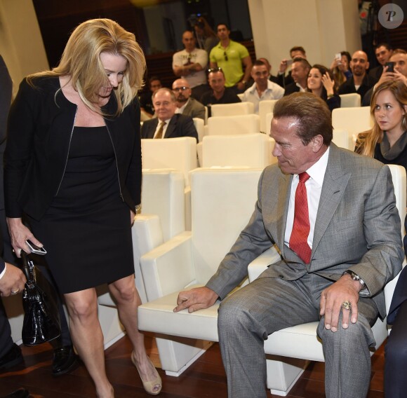 Arnold Schwarzenegger a reçu la médaille de l'Ambassadeur de la ville de Madrid devant sa compagne Heather Milligan. Le 26 septembre 2014.
