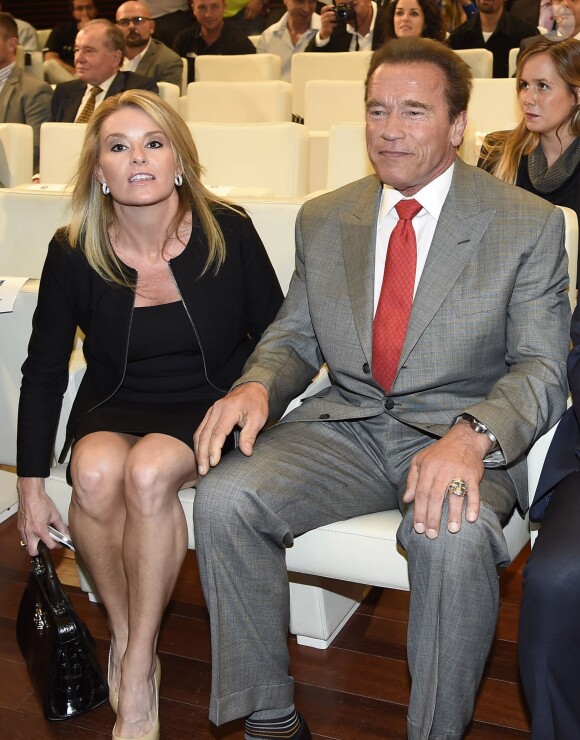 Arnold Schwarzenegger a reçu la médaille de l'Ambassadeur de la ville de Madrid devant sa compagne Heather Milligan. Le 26 septembre 2014.