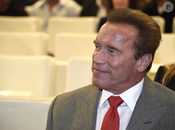 Arnold Schwarzenegger a reçu la médaille de l'Ambassadeur de la ville de Madrid devant sa compagne Heather Milligan. Le 26 septembre 2014.