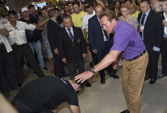 Arnold Schwarzenegger et sa compagne Heather Milligan visitent le "Arnold Classic Europe 2014" à Madrid. Le 27 septembre 2014 .