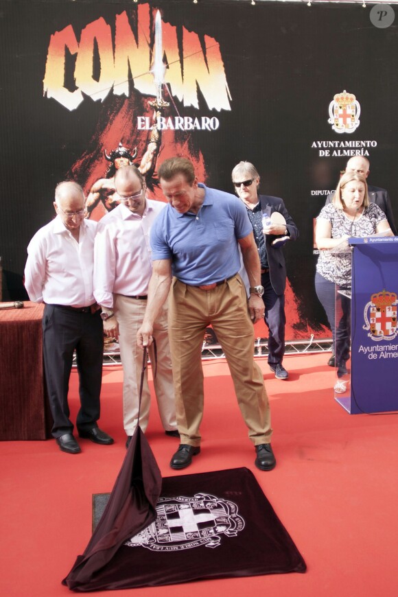 Arnold Schwarzenegger reçoit un prix "Almeria Terre de ciné" et inaugure son étoile sur la "Walk of Fame" à Almeria, le 28 septembre 2014.