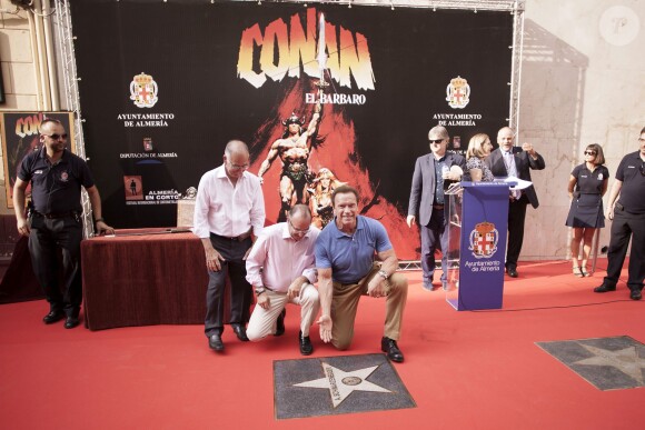 Arnold Schwarzenegger reçoit un prix "Almeria Terre de ciné" et inaugure son étoile sur la "Walk of Fame" à Almeria, le 28 septembre 2014.