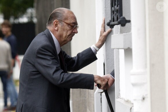 Jacques Chirac (81 ans) se rend chez des amis à Neuilly-sur-Seine le 4 octobre 2014.