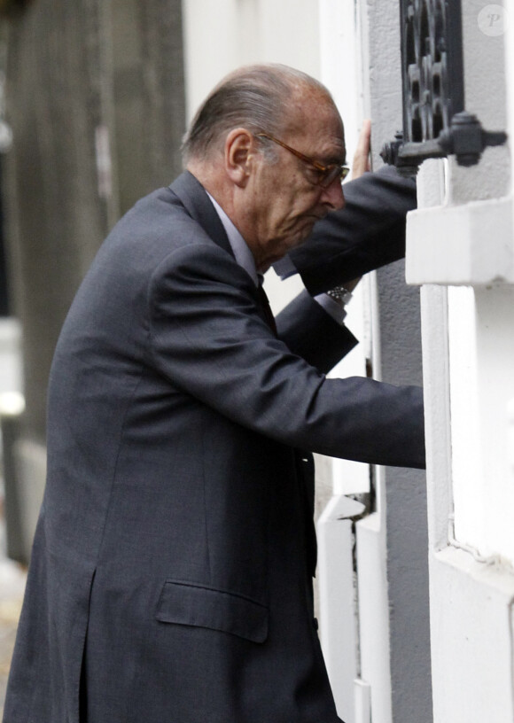 Jacques Chirac se rend chez des amis à Neuilly-sur-Seine le 4 octobre 2014.