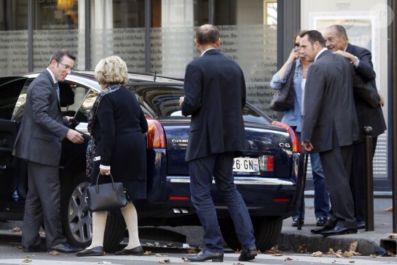 Jacques Chirac est allé déjeuner au restaurant "Le père Claude" avec sa femme Bernadette et sa fille Claude à Paris le 4 octobre 2014.