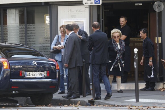 Jacques Chirac est allé déjeuner au restaurant "Le père Claude" avec sa femme Bernadette et sa fille Claude à Paris le 4 octobre 2014.