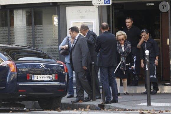 Jacques Chirac est allé déjeuner au restaurant "Le père Claude" avec sa femme Bernadette et sa fille Claude à Paris le 4 octobre 2014.