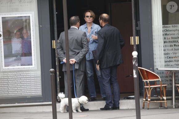 Claude Chirac est allée déjeuner avec ses parents Jacques et Bernadette Chirac au restaurant "Le père Claude" à Paris le 4 octobre 2014.
