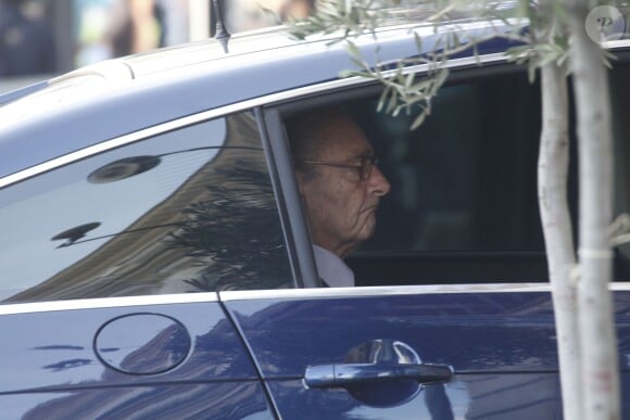 Jacques Chirac a déjeuné au restaurant "Le père Claude" avec sa femme Bernadette et sa fille Claude à Paris le 4 octobre 2014.