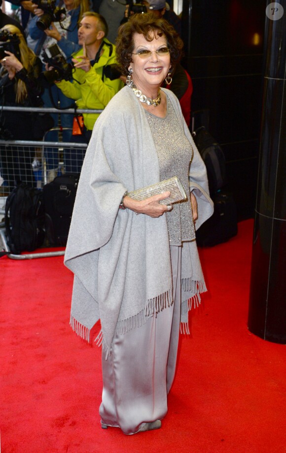 Claudia Cardinale lors de l'avant-première à Londres du film Effie Gray le 5 octobre 2014