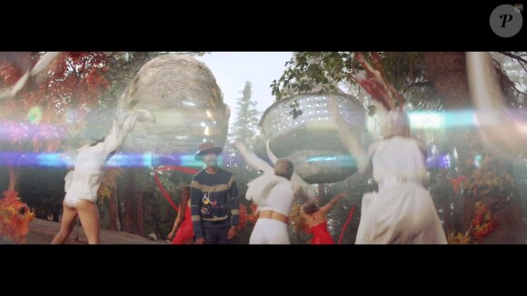 Image extraite du clip "Gust of Wind" de Pharrell Williams avec le duo Daft Punk, octobre 2014.