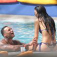 L'ex de Kelly Brook David McIntosh et sa nouvelle compagne Metisha Schaefer profite d'une journ&eacute;e &agrave; la piscine dans un h&ocirc;tel de Miami, le 10 octobre 2014 