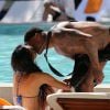 L'ex de Kelly Brook David McIntosh et sa nouvelle compagne Metisha Schaefer profite d'une journée à la piscine dans un hôtel de Miami, le 10 octobre 2014