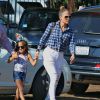 Jennifer Lopez emmène ses enfants Max et Emme au Mr. Bones Pumpkin Patch à West Hollywood, le 11 octobre 2014