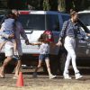 Jennifer Lopez emmène ses enfants Max et Emme au Mr. Bones Pumpkin Patch à West Hollywood, le 11 octobre 2014