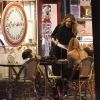 Exclusif - Jennifer Lopez au restaurant "La Conversation" avec ses enfants Emme et Max à West Hollywood, le 6 octobre 2014.