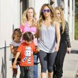 Exclusif - Jennifer Lopez emmène ses enfants Emme et Max à un cours de danse à West Hollywood, le 8 octobre 2014
