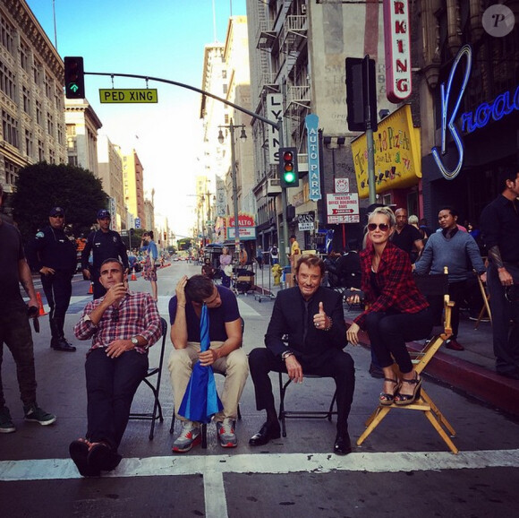Laeticia et Johnny Hallyday sur le tournage du clip "Seul" réalisé par Pierre Rambaldi, à Los Angeles le 12 octobre 2014.