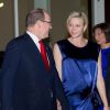 La princesse Charlene de Monaco, enceinte de jumeaux, et le prince Albert II de Monaco ont assisté à la 7e cérémonie de remise des prix de la Fondation Prince Albert II de Monaco à Palm Springs, dimanche 12 octobre 2014.