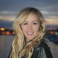 Exclusif - Enora Malagré pose sur un catamaran dans le port de Marseille le 4 avril 2014.