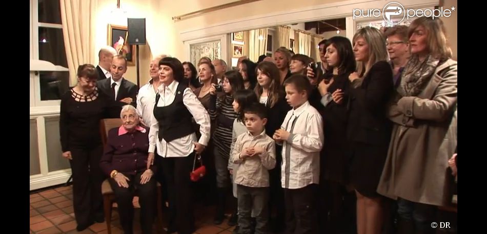 Mathieu Lombard Plus Belle La Vie Vrai Nom Mireille Mathieu et ses treize frères et soeurs célèbrent en famille