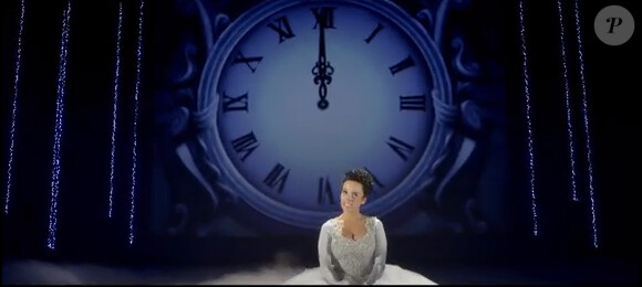 La chanteuse Alizée, ravissante en Cendrillon, dans le clip de Tendre rêve pour l'album We Love Disney 2