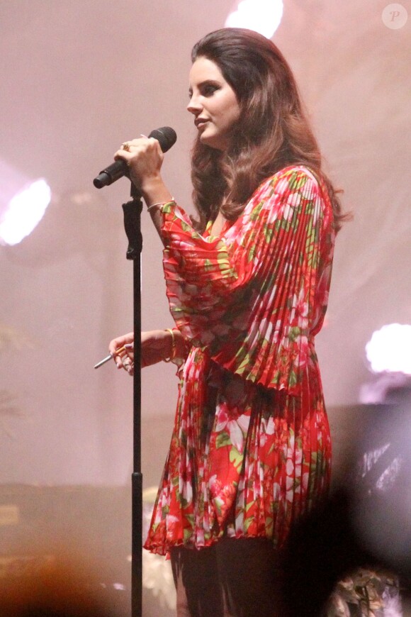 La chanteuse Lana Del Rey en concert à Los Angeles, le 17 octobre 2014. 
