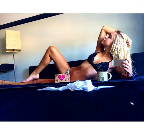 Madison Louch, mannequin signé chez Willow Models. Ambiance thé. Photo Instagram, 1er octobre 2014.