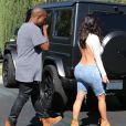  Kim Kardashian et son mari Kanye West &agrave; la sortie d'un cin&eacute;ma &agrave; Calabasas, le 19 octobre 2014 