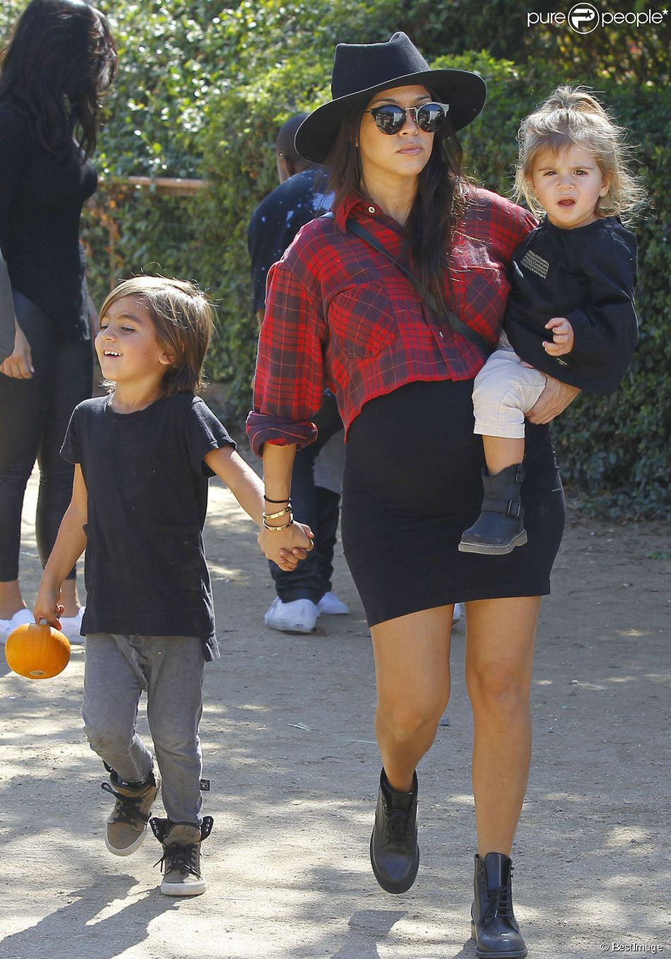  Kourtney Kardashian et ses enfants Penelope et Mason &amp;agrave; Moonpark Los Angeles, le 18 Octobre 2014 