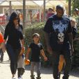  Kim Kardashian avec son mari Kanye West, leur fille North ainsi que toute la famille Kardashian &agrave; Moonpark Los Angeles, le 18 Octobre 2014 