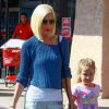 Tori Spelling fait du shopping avec sa fille Stella à Encino, le 20 septembre 2014.