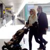 Michelle Hunziker, Tomaso Trussardi et leur fille Sole (1 an) arrivent à Rome depuis Milan en train. Le 22 octobre 2014. 